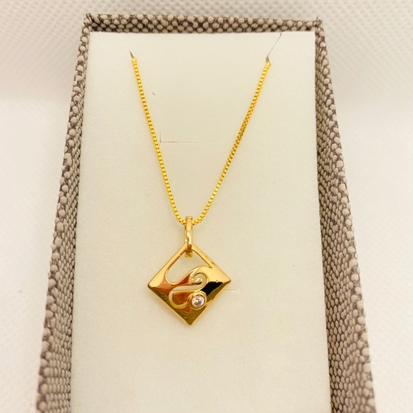 24 carat Gold Plated Zodiac sign necklace - Picture 2 of 12